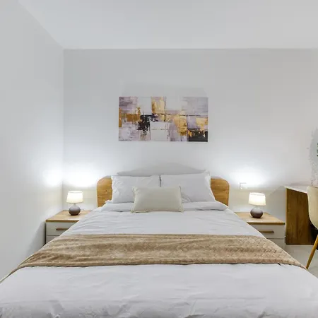 Waterfront 3br Home, With Private Balcony By 360 Estates Appartement