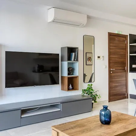 Waterfront 3br Home, With Private Balcony By 360 Estates Appartement